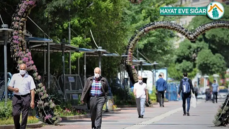 Elazığ'da yasak başladı, herkes maske ile sokağa çıktı