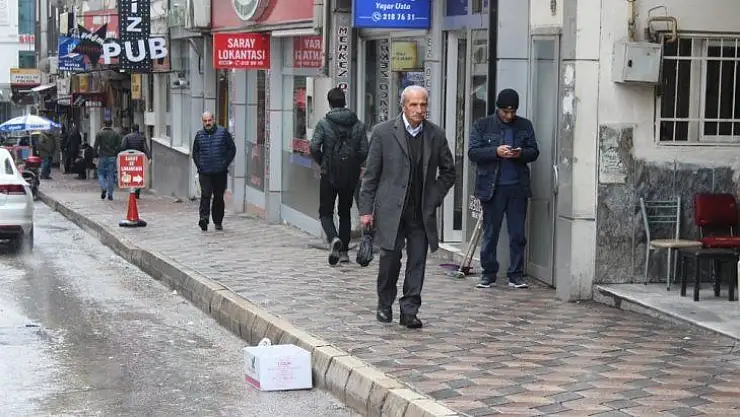 Elazığ'daki 4.9 deprem, okullar tatil edildi