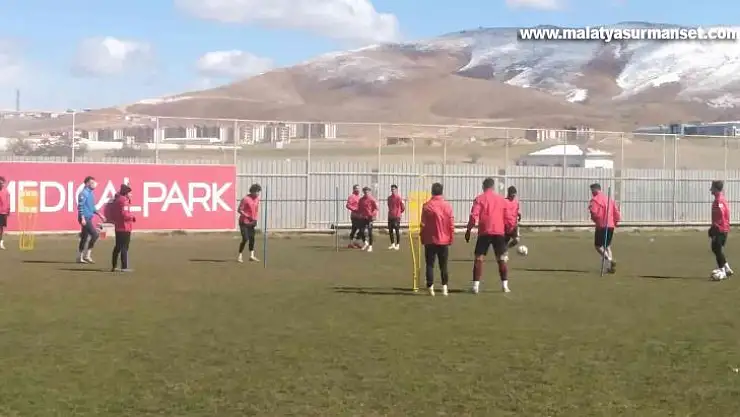 Elazığspor tam kadro çalıştı