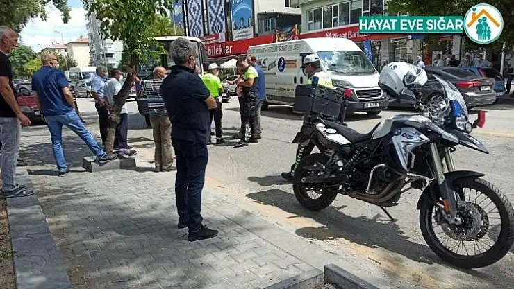 Emekli maaşını çektikten sonra minibüs çarptı, hayatını kaybetti