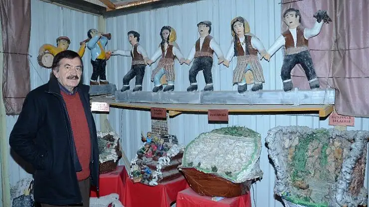 Emekli öğretmene maket yapımı enografik sanatçı kartı