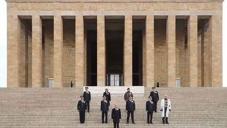 Emniyet Genel Müdürü Aktaş, Anıtkabir'i ziyaret etti