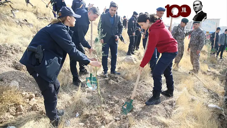 Emniyet ve jandarma personeli bin fidanı toprakla buluşturdu