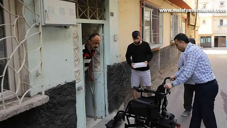 Engelli gence çifte bayram yaştan hediye
