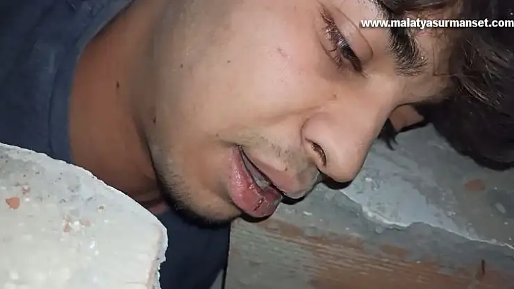 Enkazın altında 'Son videom' diye çekti, enkazdan sağ çıktı