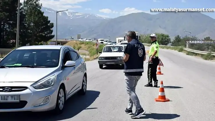 Erzincan polisi 6 ayda, aranan 571 kişiyi yakaladı