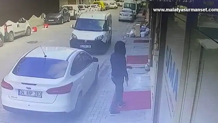 Esenlerde iş yerine silahlı saldırı kamerada