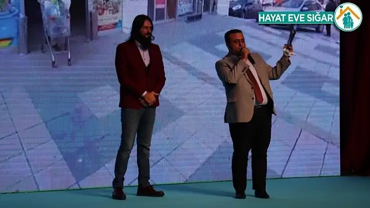 Esenlik mükemmellik ödülü ile mutlu