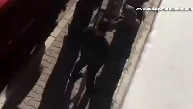 Esenyurt'ta bir genç sokak ortasında bacağından vuruldu