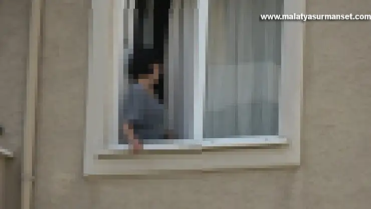 Eşini bıçakla rehin aldı...Bursa'da film sahnelerini aratmayan rehine operasyonu