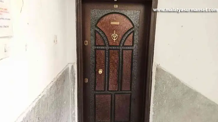 Eşini ve çocuğunu öldüren saldırgan yakalanacağını anlayınca intihar etti