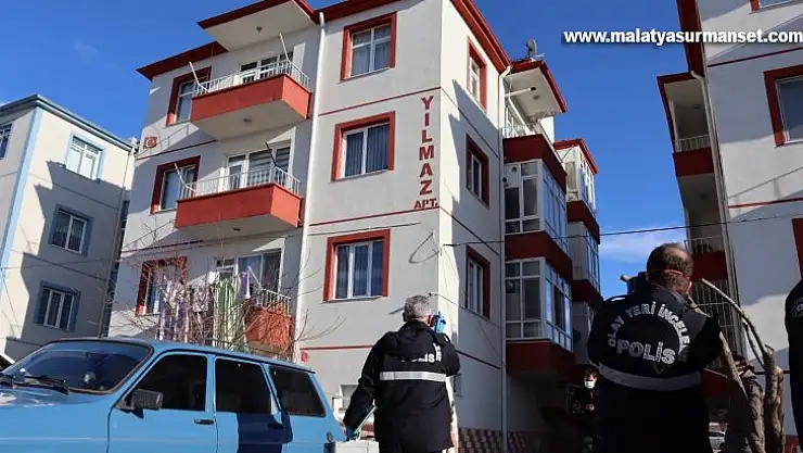 Eşinin ve 1,5 yaşındaki üvey kızının boğazını keserek öldüren şahıs tutuklandı