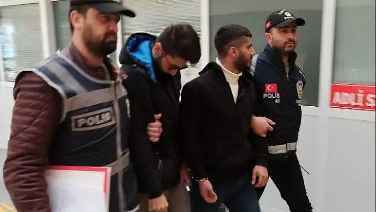 Eski Bakanı dolandıran şahıs tutuklandı