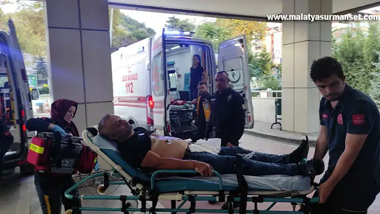 Eski çalıştığı yere geldi, iş yeri sahibi ve çalışanı yaraladı