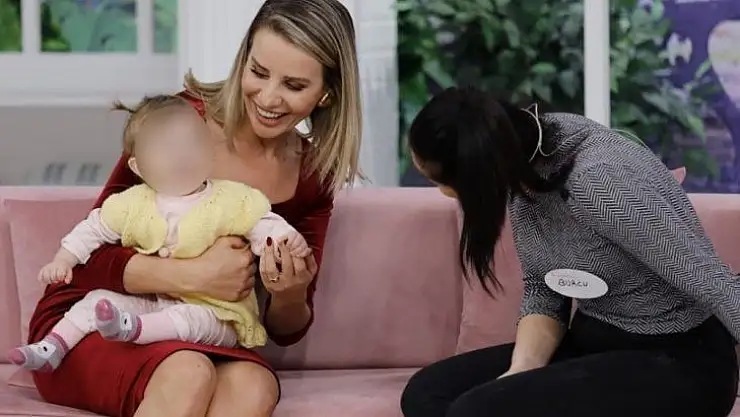 Esra Erol bir anneyi daha evladına kavuşturdu