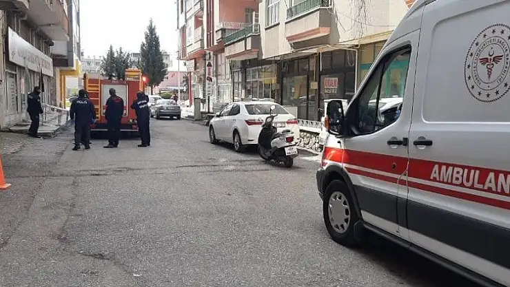 Evde uykuya dalan yaşlı şahıs paniğe neden oldu