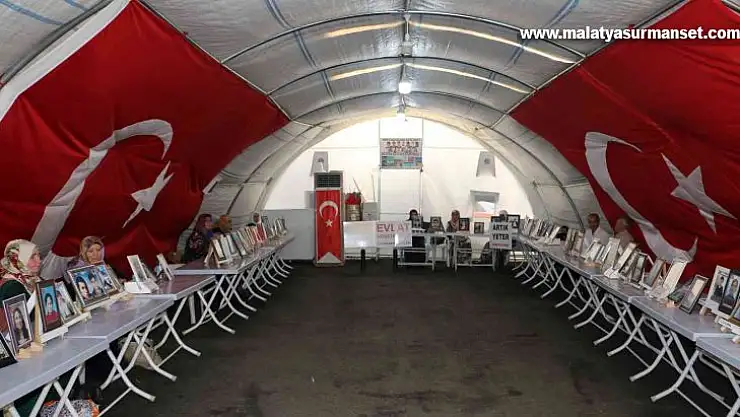 Evlat nöbeti tutan ailelerin direnişi bin 105. gününde de sürüyor