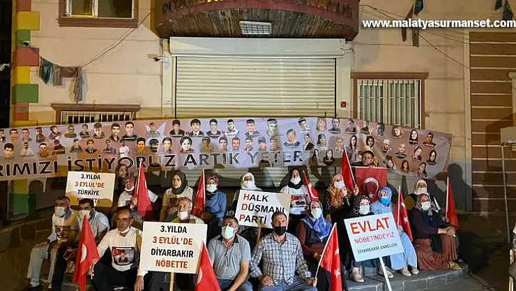 Evlat nöbetindeki aileler gece nöbetine başladı, 3 Eylül'de herkesi davet etti