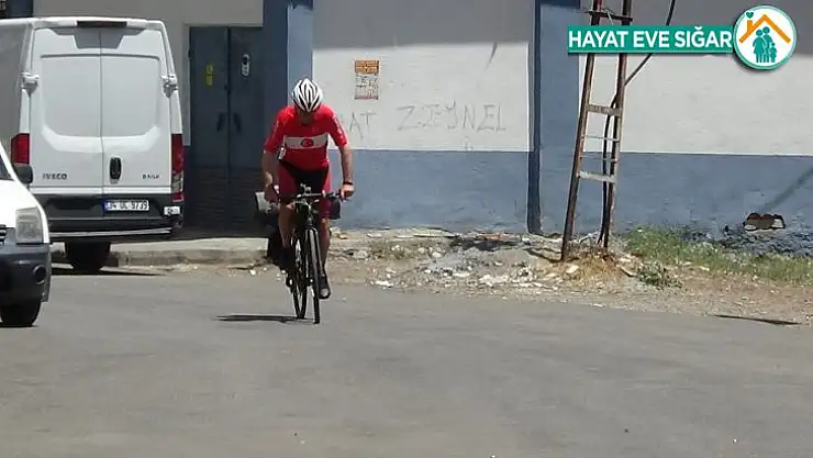 Evlat nöbetindeki aileler için bisikletle bin 700 kilometre pedal çevirdi