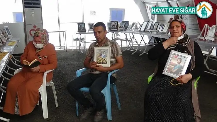 Evlat nöbetindeki anne, kızının dağdan inmesinden umutlu
