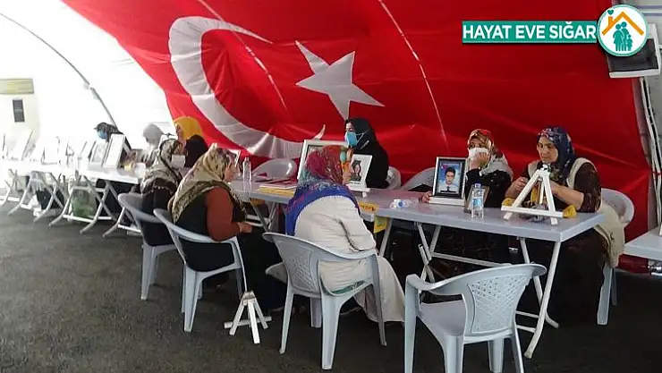 Evlat nöbetindeki anneden oğluna 'teslim ol' çağrısı
