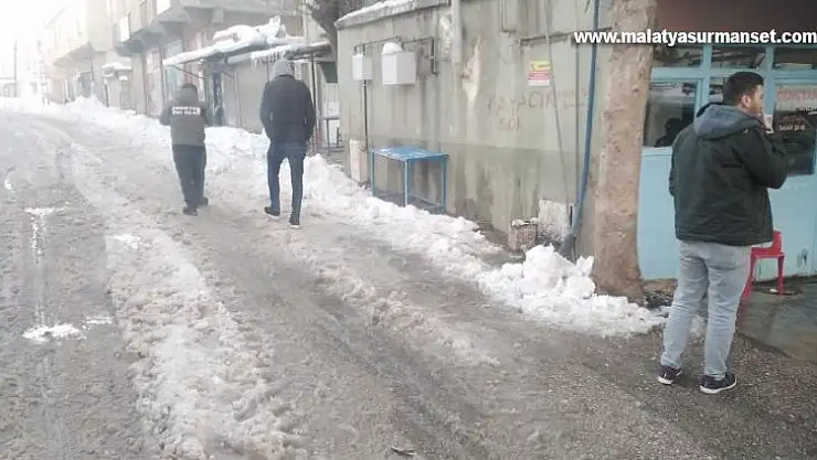 Fabrikada 18 saat mahsur kalan işçileri kıraathaneye bırakıp kaçtı