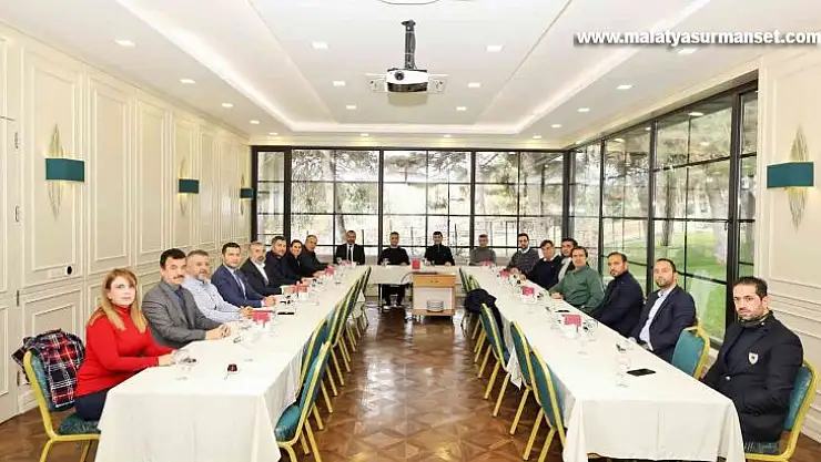 Fadıloğlu'na, Yüzme Federasyonu'ndan 'Onur Ödülü'