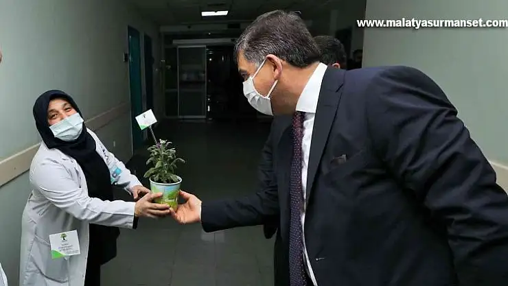 Fadıloğlu, sağlık çalışanlarını ziyaret etti