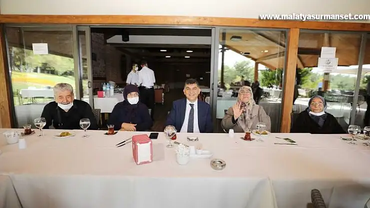 Fadıloğlu, yaşlıları ağırladı