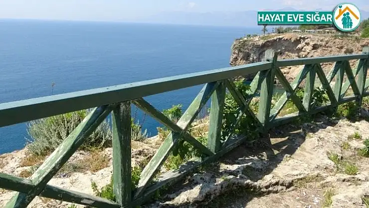 Falezlerde fotoğraf çektirmek isterken düşerek ölen Kazak kadın polis çıktı