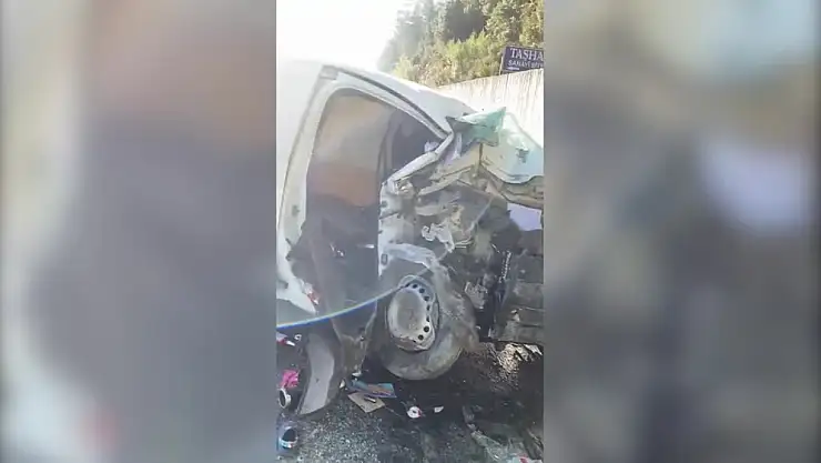 Feci Kaza Marmaris Yolunda: 2 Ölü, 1 Yaralı