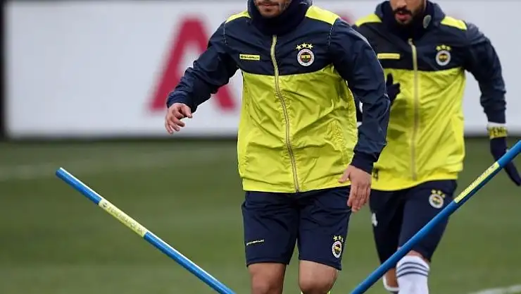 Fenerbahçe derbi için kampa girdi
