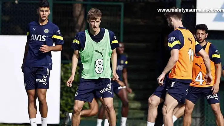 Fenerbahçe, günü çift antrenmanla tamamladı
