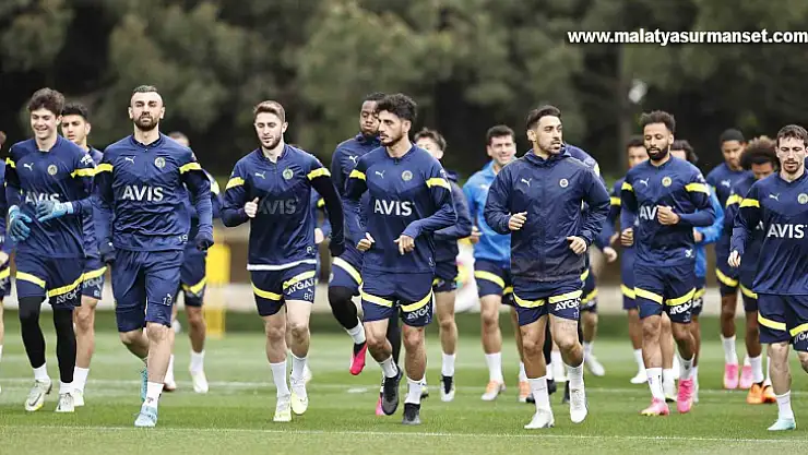 Fenerbahçe, tesislerde kampa girdi