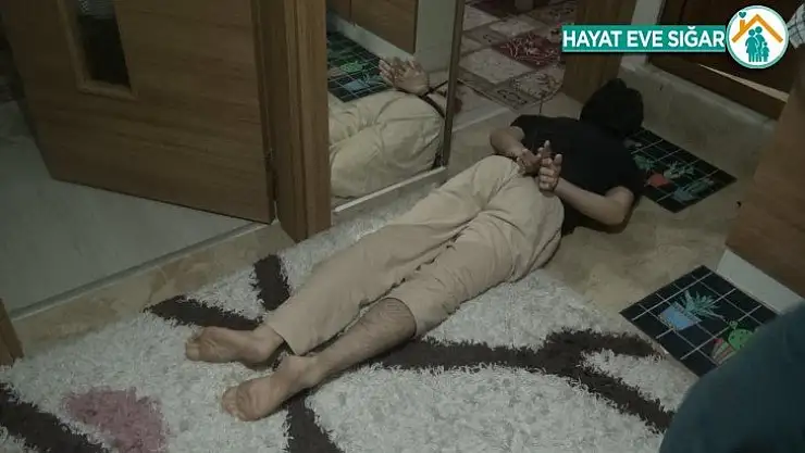 FETÖ'den ihraç öğretmen ve 2 üye saklandığı hücre evinde yakalandı