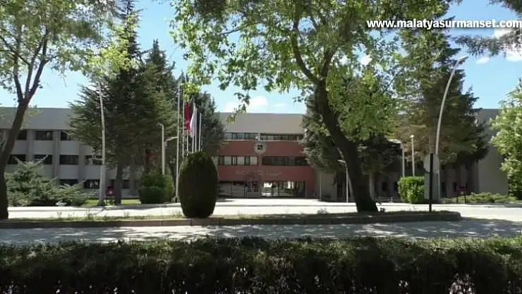 Fırat Üniversitesi,  ISIF 22'den madalyalarla döndü
