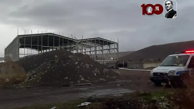 Fırtınada dengesini kaybedip inşaatın çatısından düşen işçi öldü