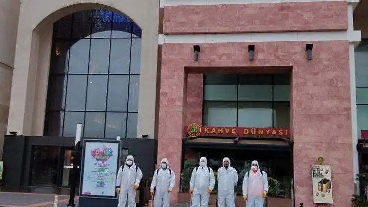 Forum Diyarbakır AVM'de dezenfekte çalışması