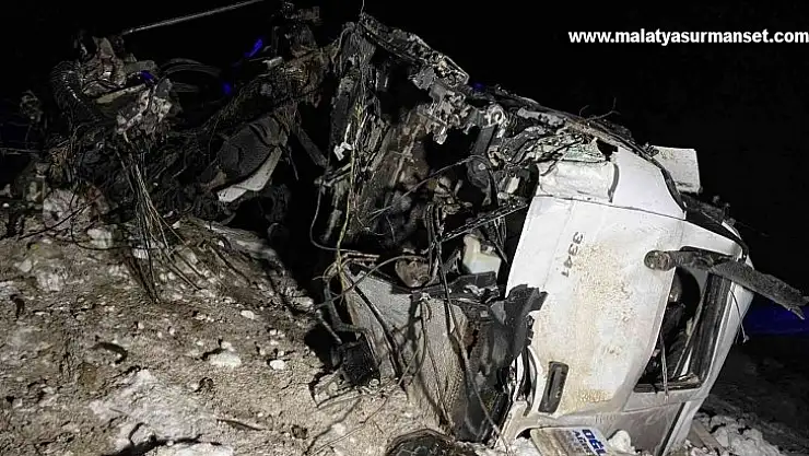 Freni patlayan vinç yüklü tır devrildi: 1 ölü