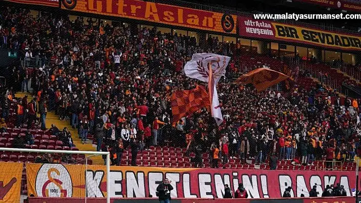 Galatasaray, Beşiktaş derbisi son idmanını taraftara açık yaptı