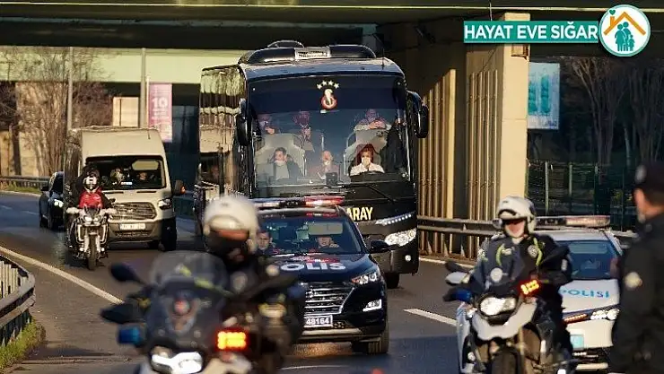 Galatasaray, Kadıköy'e giriş yaptı