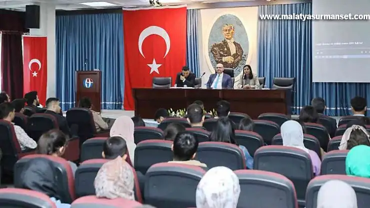 GAÜN'de Cumhuriyeti paneli