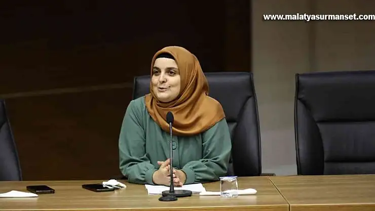 GAÜN'de kadının gelişim süreci ve kimlik konferansı