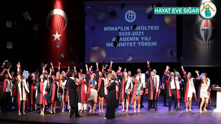 GAÜN mimarlık fakültesi öğrencilerinin mezuniyet coşkusu