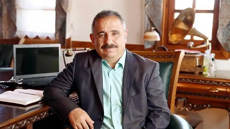 Gazeteci-Yazar Sinan Burhan'dan, 'Erdoğan Ak'lı ve siyasi Notlar' kitabı