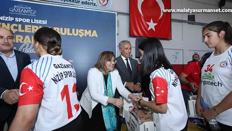 Gaziantep Büyükşehir'den Nizip Spor Lisesine malzeme yardımı