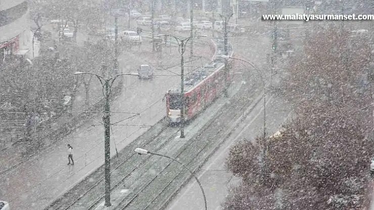 Gaziantep'te beklenen kar yağışı başladı