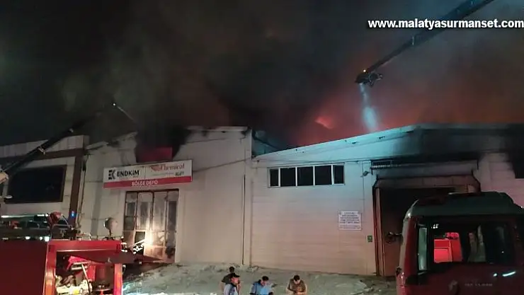 Gaziantep'te boya fabrikasında korkutan yangın