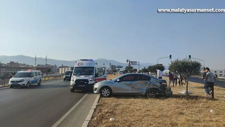 Gaziantep'te cip ile otomobil çarpıştı: 2 yaralı