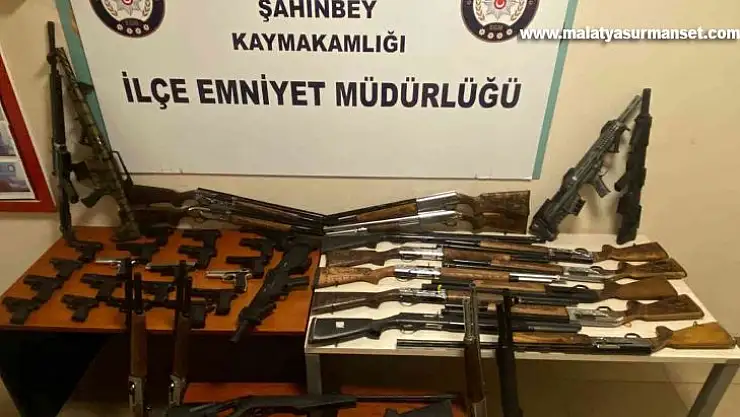 Gaziantep'te kaçak silah çetesi çökertildi: 46 silah ele geçirildi